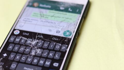 Smartphone mit defektem Display