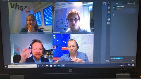 Moderator*innen und Referent: o. l. Frau Springer VHS Marburg-Biedenkopf, u. l. Referent Herr Rathje, o. r. Frau Kruse elan Marburg u. Kreiselternbeirat Marburg-Biedenkopf, u. r. Herr Zettner Netzwerk gegen Gewalt