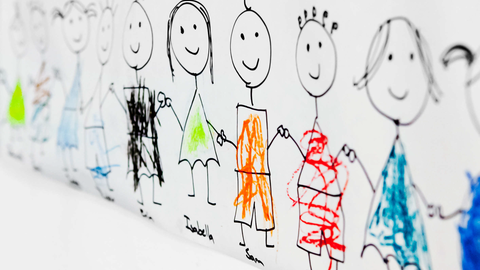 Kinder abstrakt als Strichmännchen dargestellt Kinder abstrakt als Strichmännchen dargestellt