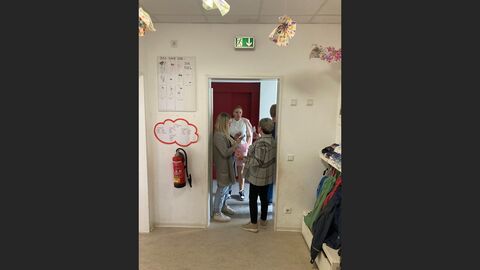 Teilnehmerinnen und Teilnehmer bei der Vorbereitung "Erstellung einer Bildgeschichte